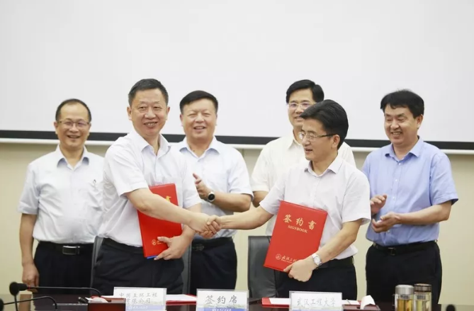 强强联合！湖北这所大学：与华为、百度、地方政府集中签约