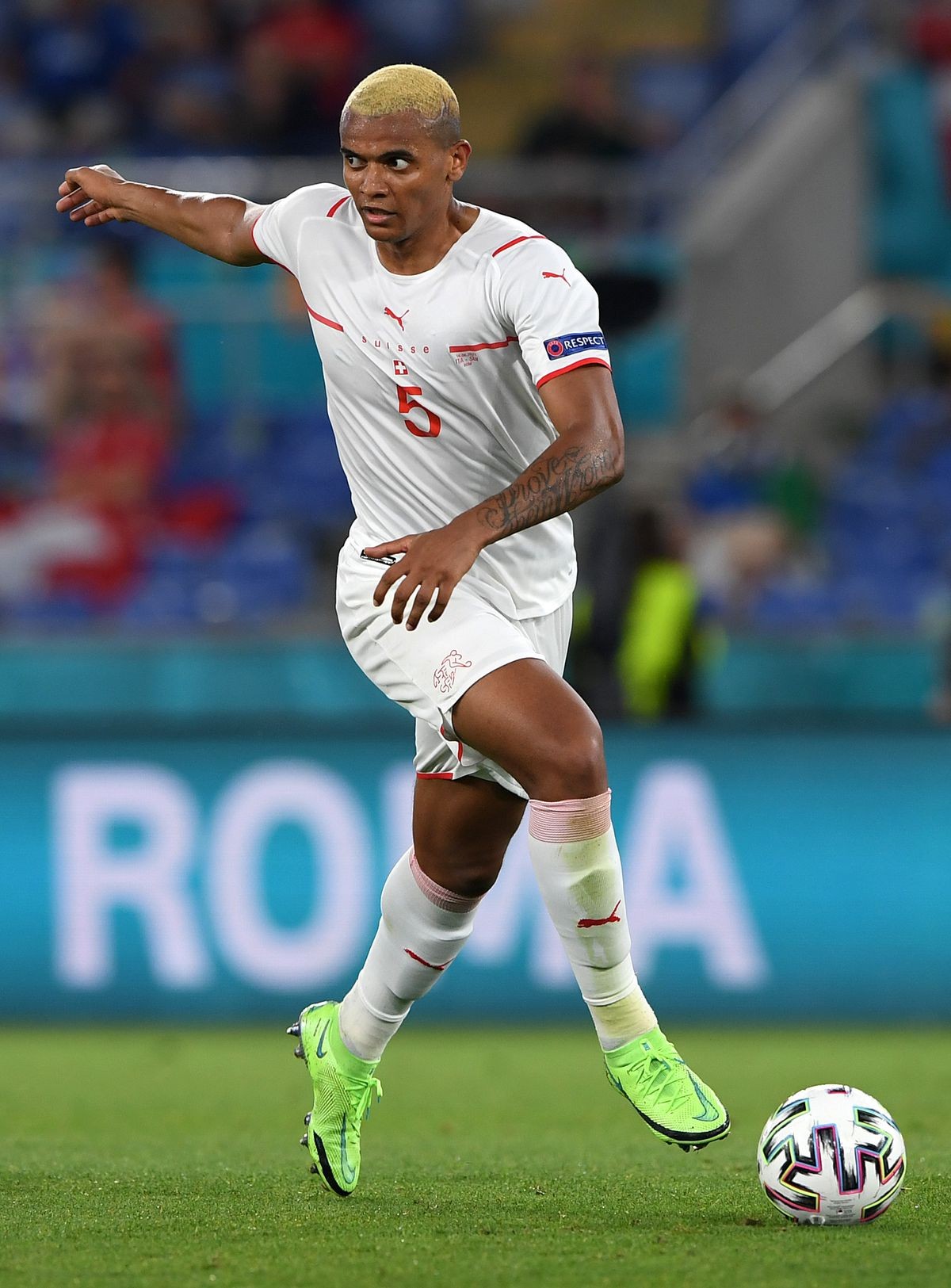 埃尔韦迪介绍(欧洲杯惊喜回顾:善于指挥及组织的后防