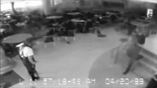 全场鼓掌13分钟，震撼人心的《科伦拜校园事件》改写了戛纳历史