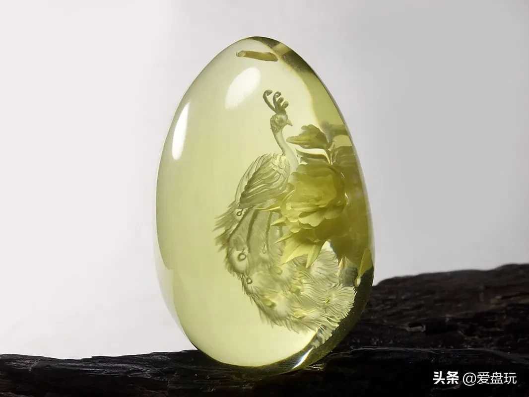 一条红蜜蜡,卖1万?玩友:咋瞅着像豆腐乳成精