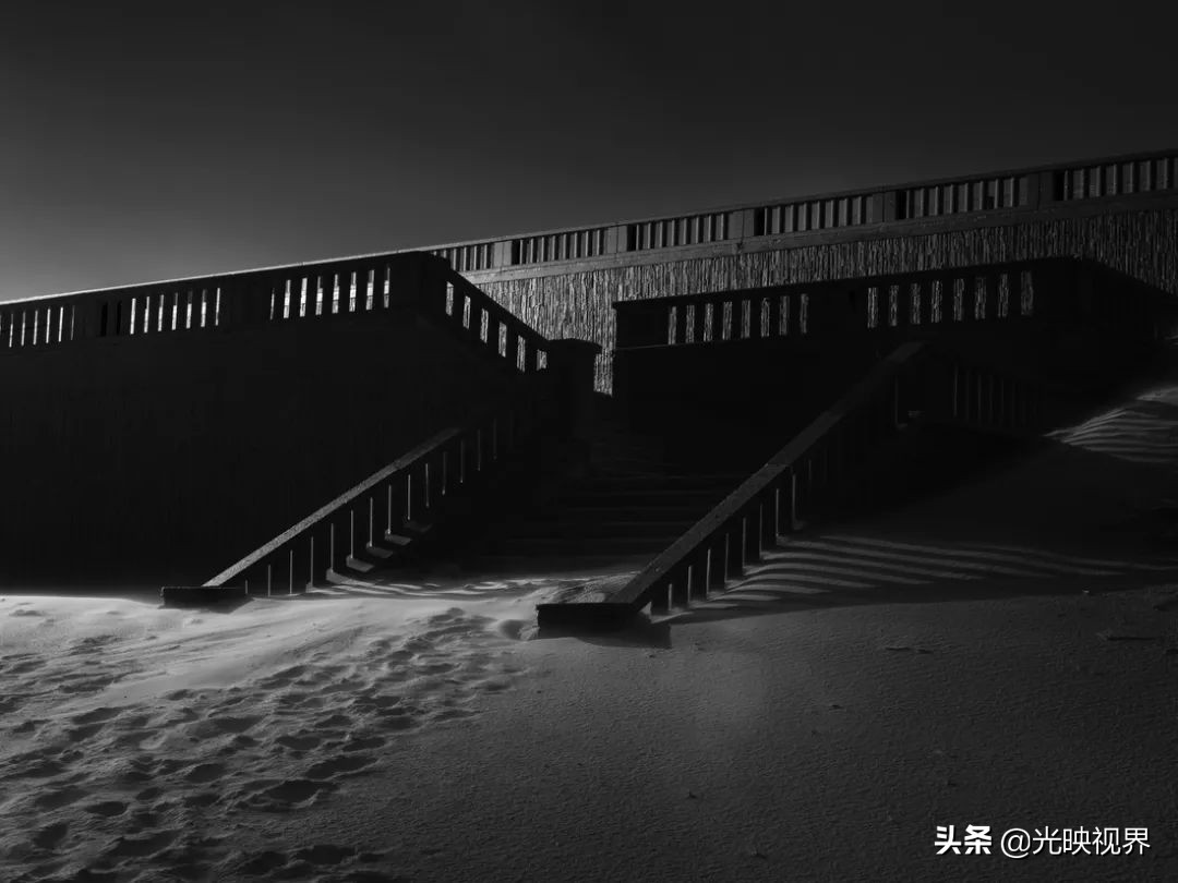 静谧的孤独-黑白极简主义摄影奖作品
