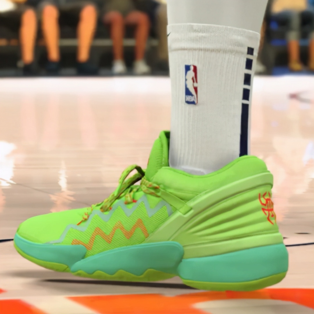 af1电竞系列鞋（没抢到英雄联盟xAJ1？因为游戏搭上关系，这些球鞋被抢到断货）