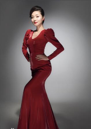 美女歌唱家郝丹丹2020年春节推出新歌《我明白我们》