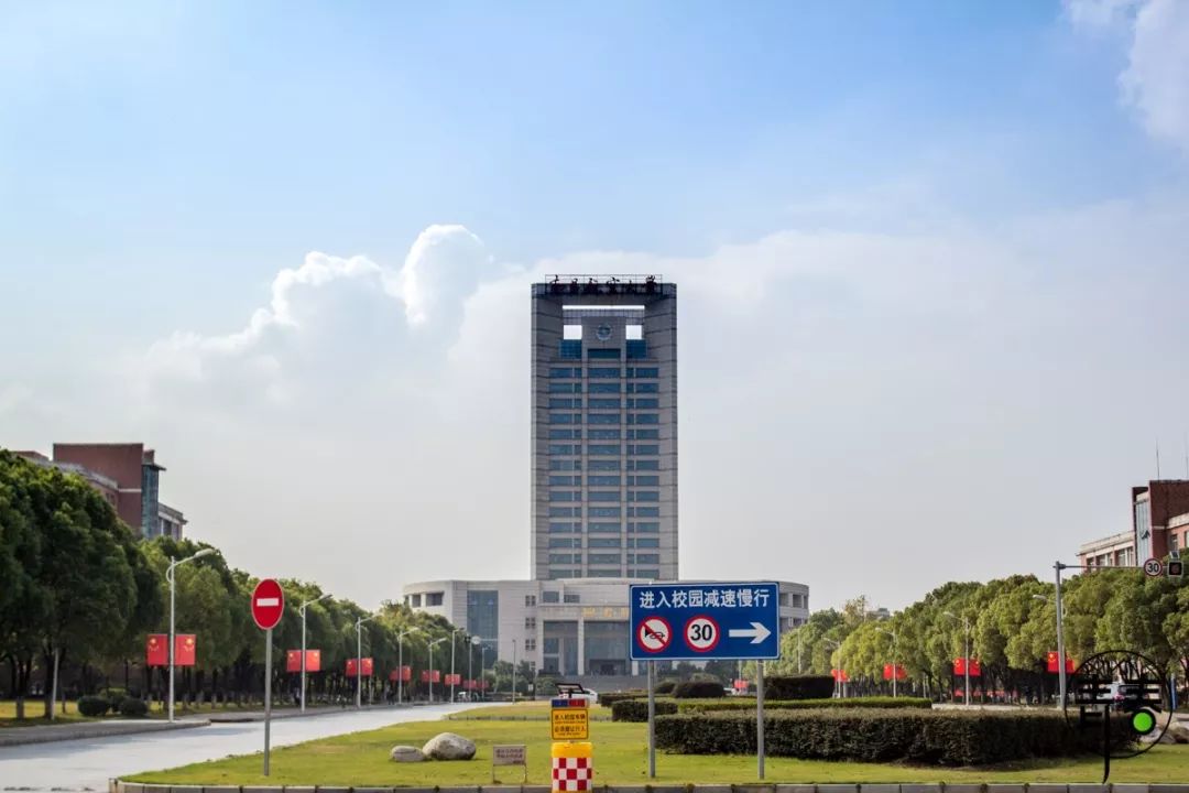 233路尽头的南昌航空大学，承包你的四年青春！