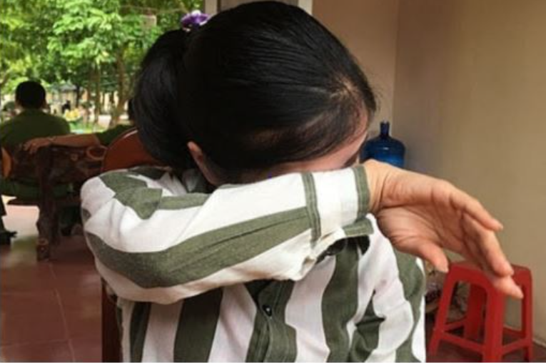 睡越南小女孩图片(毒妇！越南女教师残忍杀害亲生儿子，只为方便与情夫恋爱)
