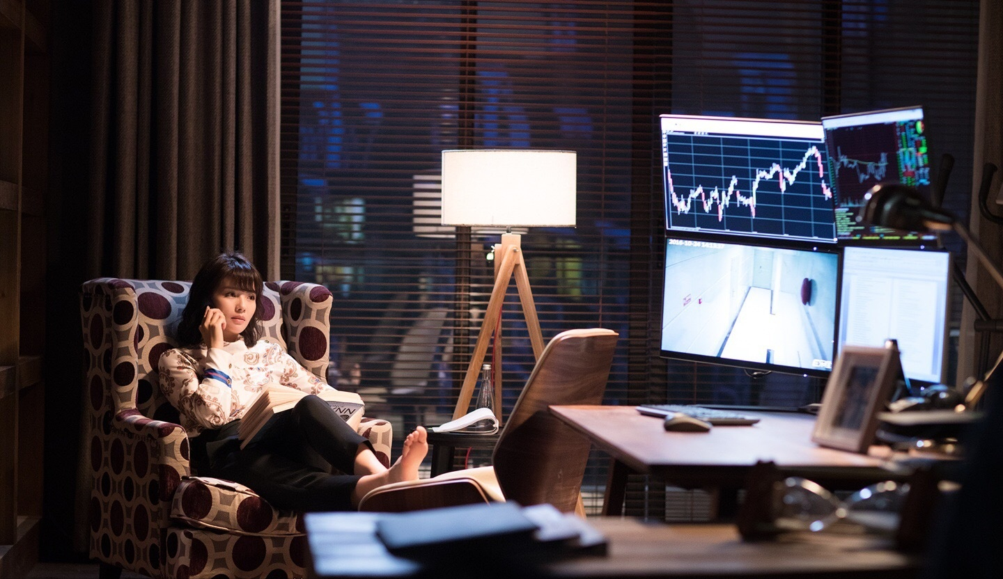 《欢乐颂》原著：在阴影里活了30年的天才安迪，她从来“不正经”