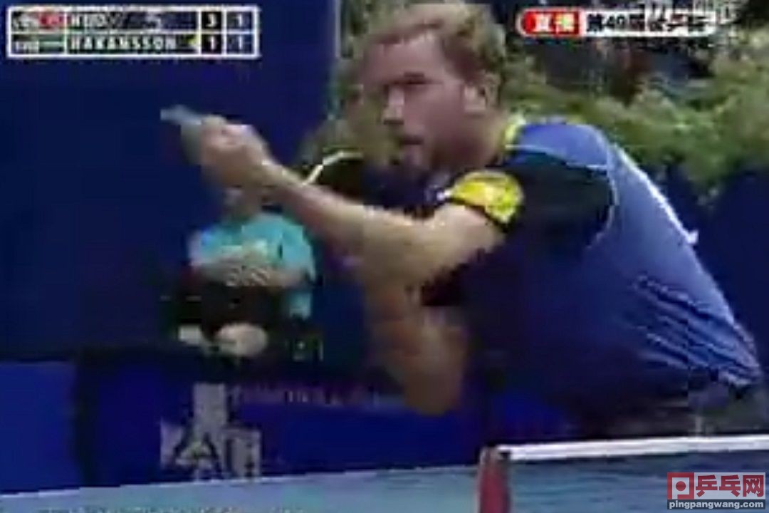 侯英超在国外打球怎么样（侯英超首次世乒赛，对瑞典哈坎松首局2比11惨败，连扳4局逆转）