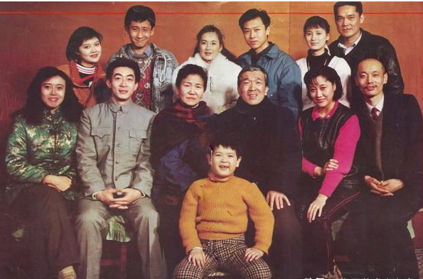 从霸屏演员到销声匿迹，从银屏上