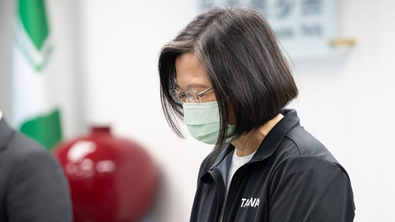 嚣张跋扈怎么读(.恶人彭明敏)