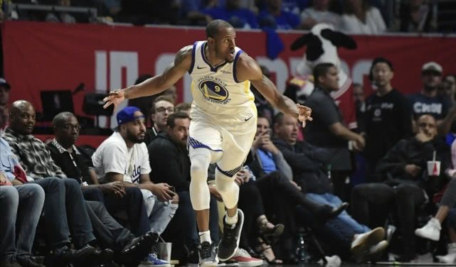 为什么nba联盟全Nike（心疼库里，哈登，耐克“操控联盟”的阴谋论存在？）