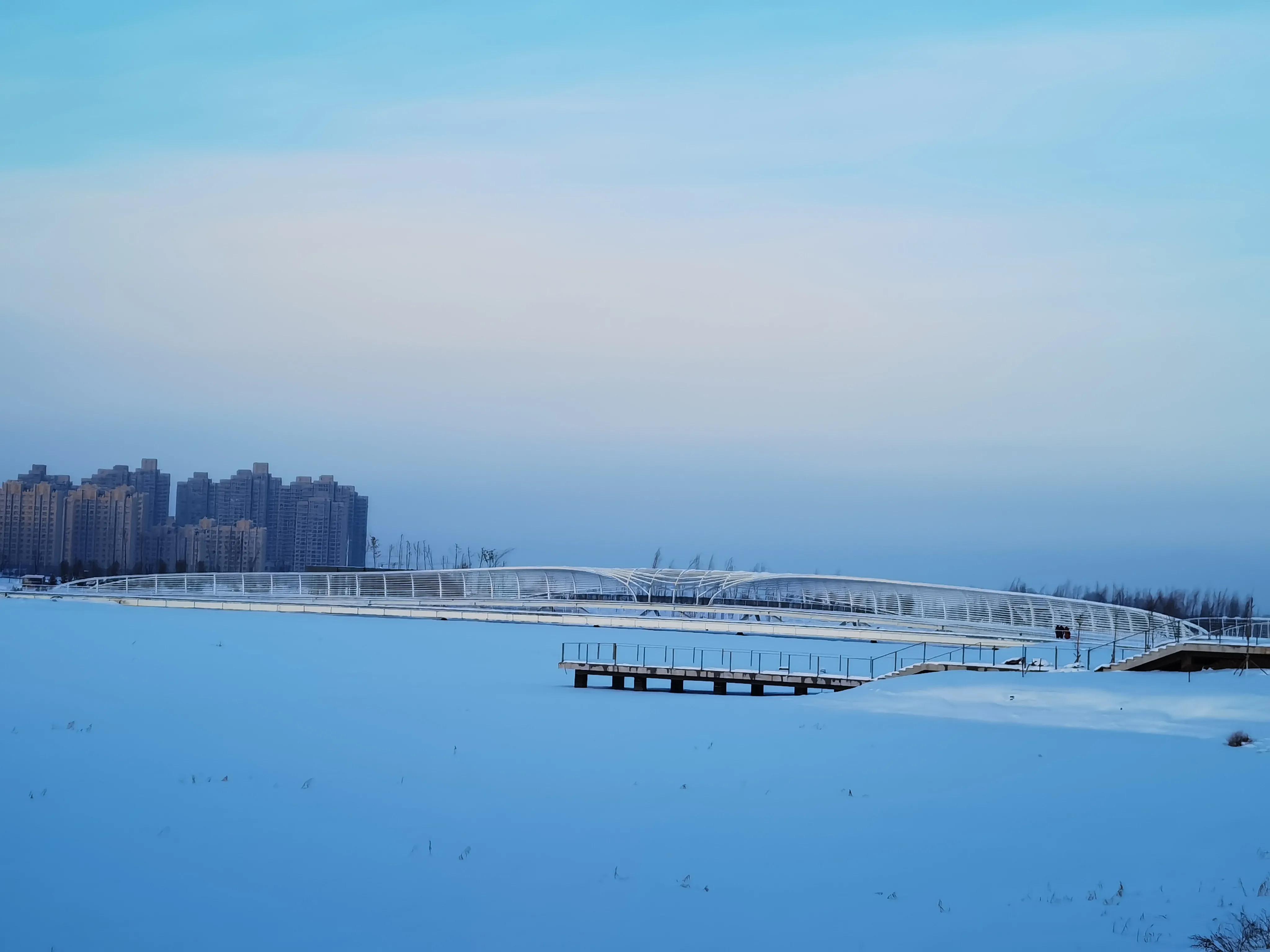 为什么很多人都不玩滑雪(冬季民间滑雪之痛，藏在快乐背后的隐患，岂能靠封堵了之？)