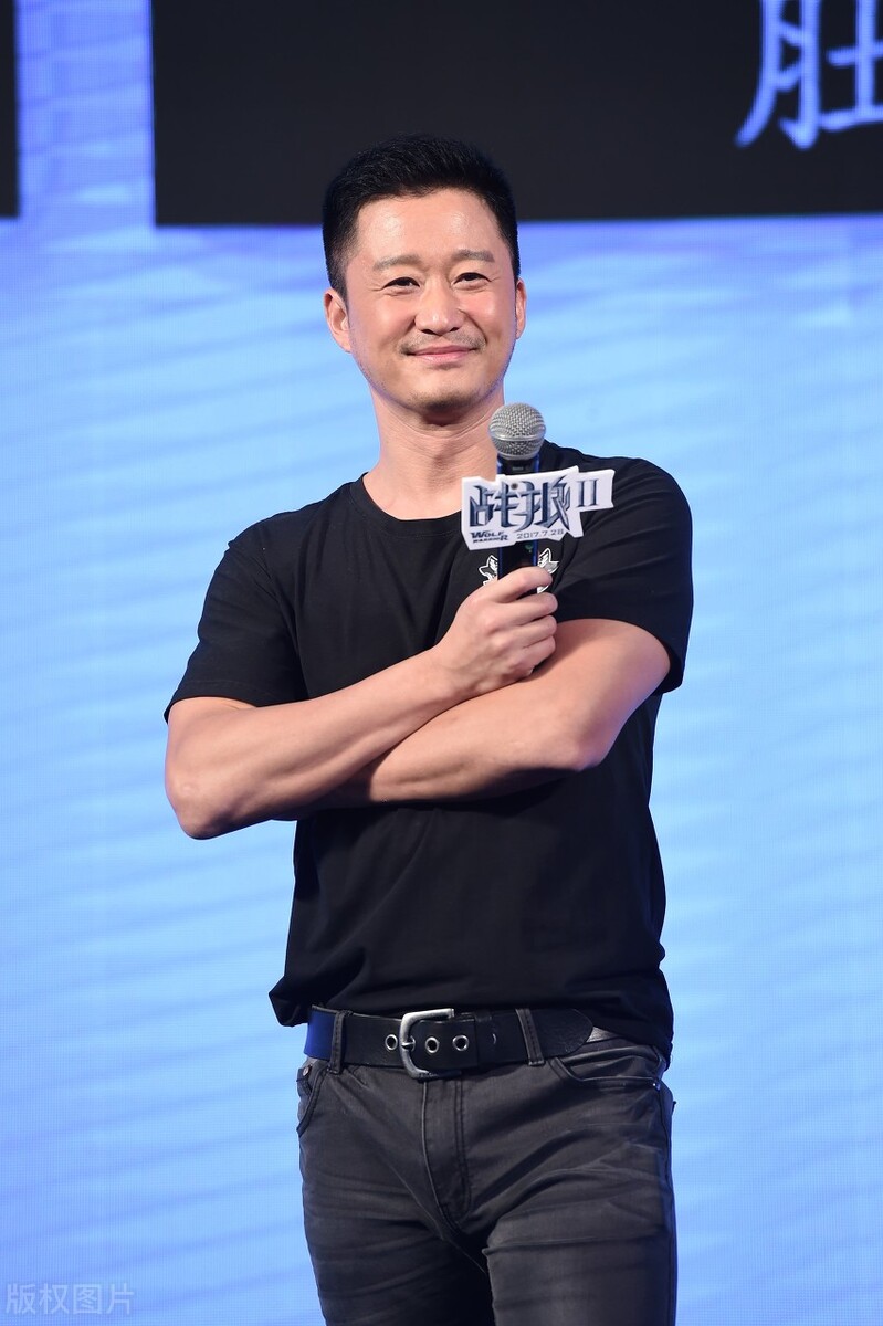 吴京的逆袭情史，因穷曾被两位美人嫌弃，邂逅谢楠后收获神仙爱情