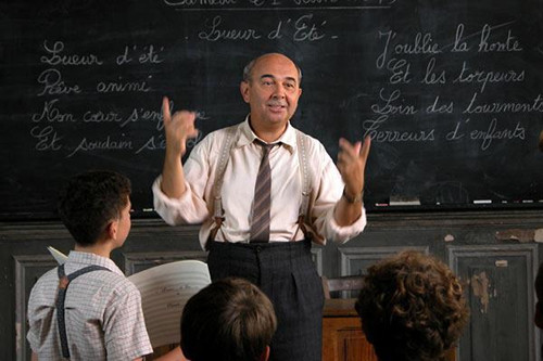 从叙述架构、镜头语言和镜鉴价值解析《放牛班的春天》的现实价值