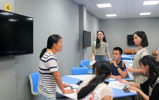 研究生“天价”学费专业曝光，最高费用60万，网友：贫穷限制想象