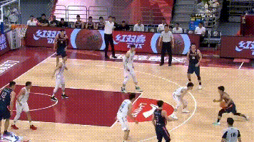 cba哪個球員有只假眼（一個眼神騙過3人，1打4戲耍福建整條防線，對不起，他只有20歲）