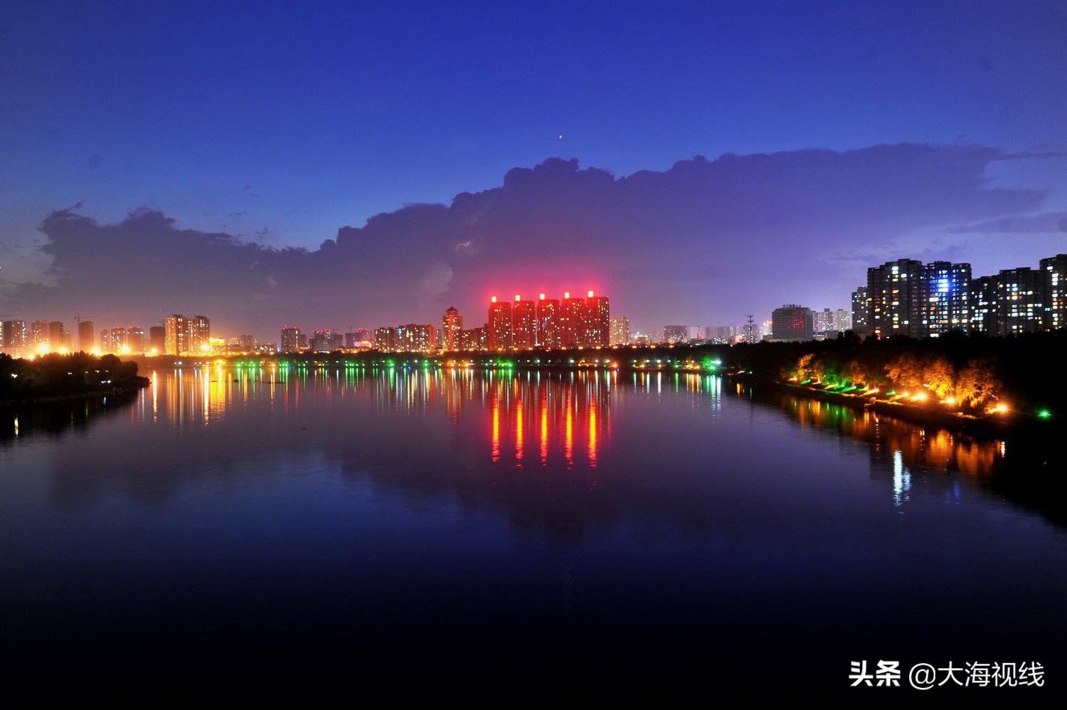 沈阳浑河足球场开放时间最新(沈阳浑河有十座公园 赏花海看天鹅宝宝，周末小游避暑好去处)