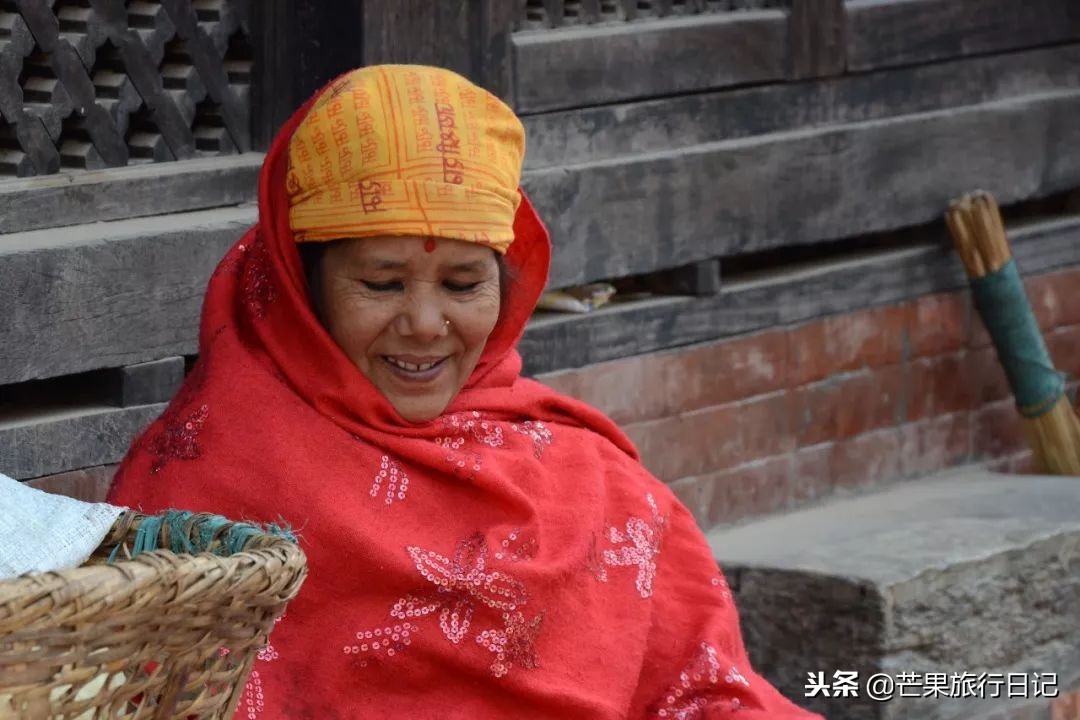 去尼泊爾旅游多少錢（飛機或汽車至尼泊爾旅行攻略大全，含路線交通景點美食購物及建議）