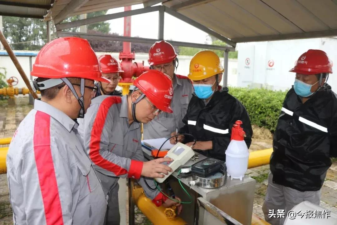 暴雨拼搏保蓝焰 尊龙凯时竭诚为民生——博济线自然气长输管道丹河段抢修纪实