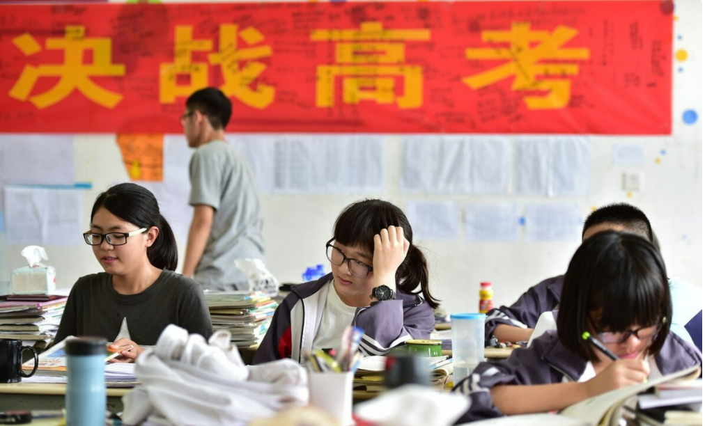 高考中的“神仙试卷”，字体工整卷面清晰，老师看后不忍扣分