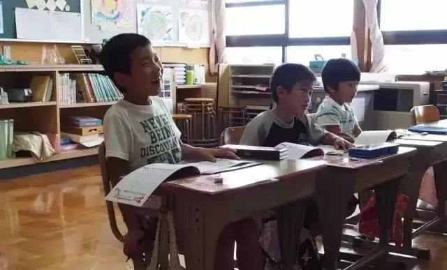 日本孤岛上的公立学校，仅11名学生，却告诉我们什么是真正的教育