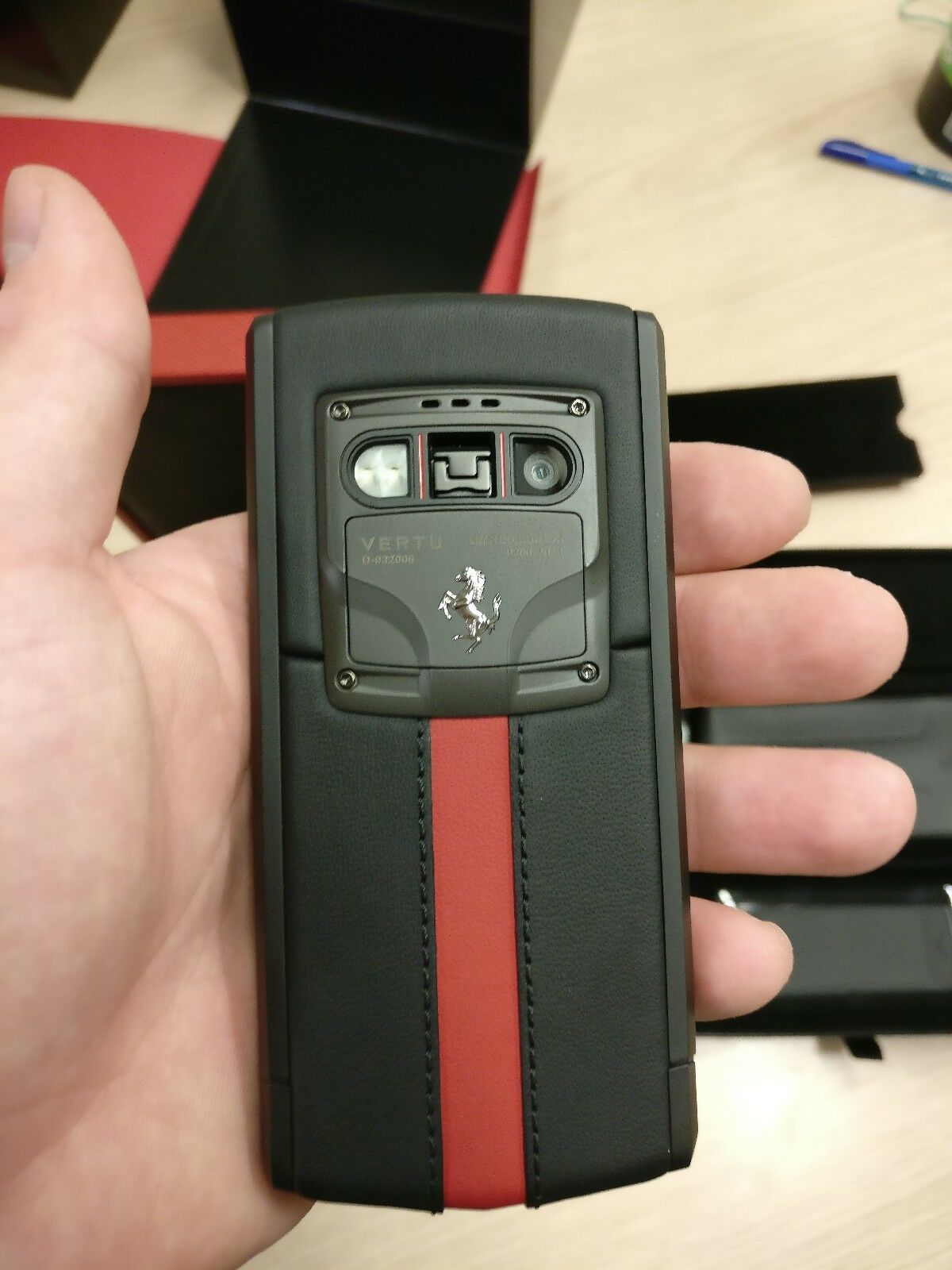 法拉利跑车手机,华为法拉利手机-友友