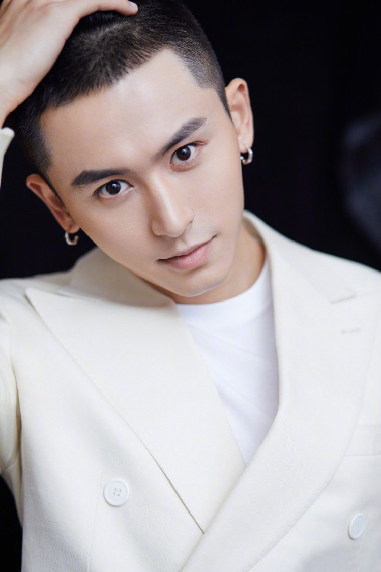 张哲瀚与许嘉雯结婚照 【许嘉雯个人资料】_娱乐动态_5x6q生活网