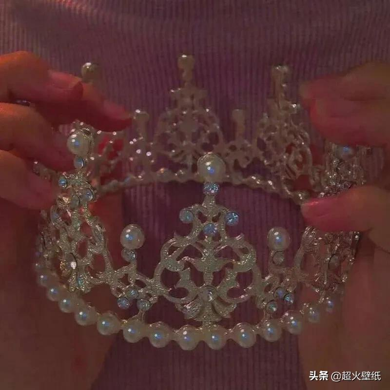 跟女生聊天不会找话题怎么办？