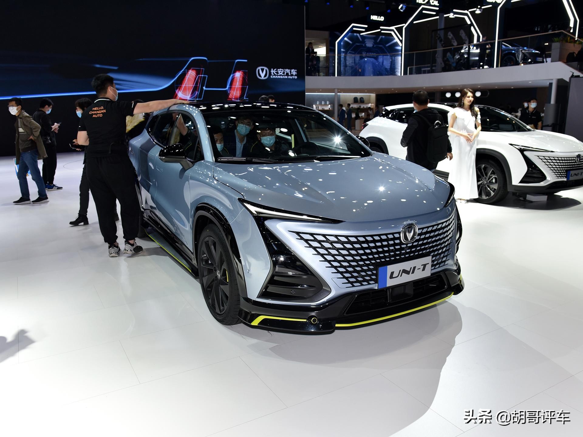 运动个性的国产suv,配置比h6高,设计新颖,实拍长安uni-t