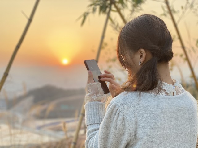 女子出轨男闺蜜5年，自述:他答应离婚娶我，但食言了，我后悔不已