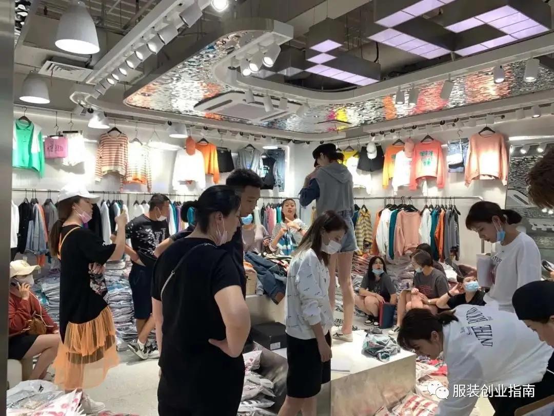 开服装店如何进货 开服装店一般在哪里进货 - 汽车时代网
