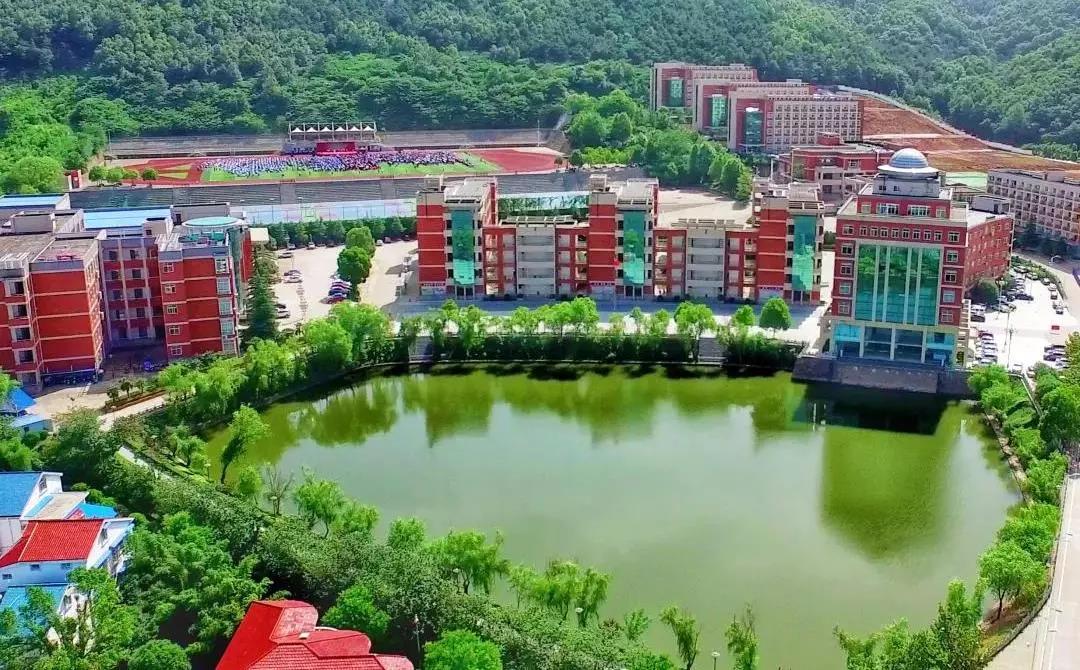 河南信阳2020高考再创佳绩，信阳高中高分喜人，县中成绩相当优异