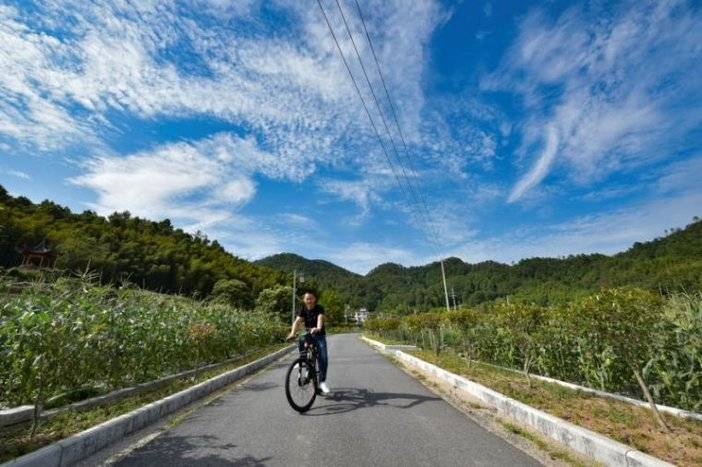 黄山-静庐系缘堂民宿 199元=特色客房住宿一晚+2大1小营养早餐