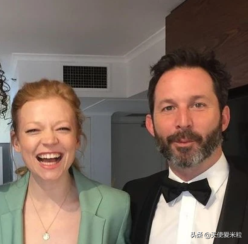 《继承之战》第三季终于来了！长女在戏外悄悄结婚，装饰了《Vogue》的封面。