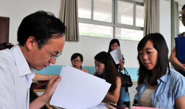 河师大学生面试被拒绝，当地小学表示：我们只要211的师范毕业生