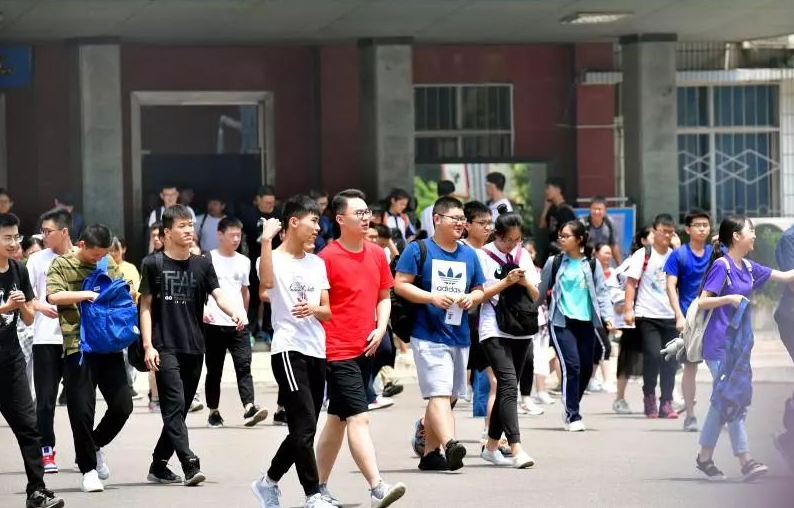 “文科生”和“理科生”对比，谁更有前途？听听过来人怎么说