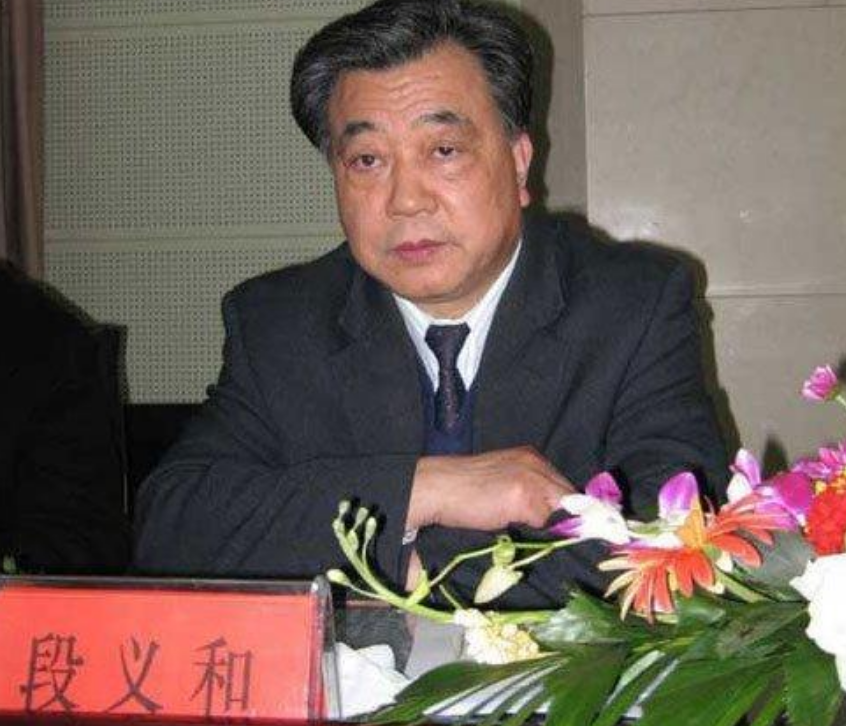 济南汽车爆炸案揭开原人大主任段义和落马内幕