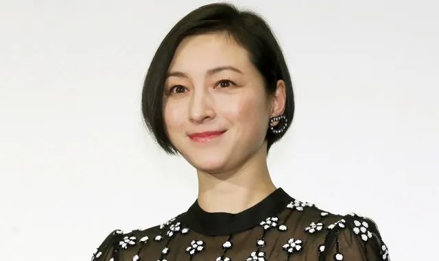 不愧神剧！25年了，为什么我们仍然怀念《悠长假期》？