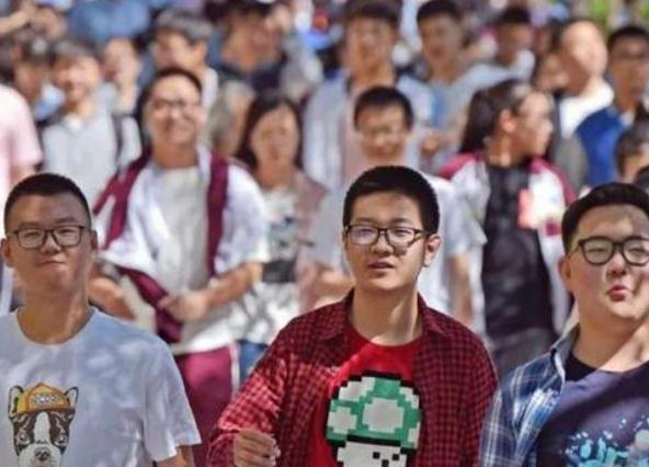 现实版美梦成真？奶奶梦见孙子高考666分，出分时后悔没多梦点