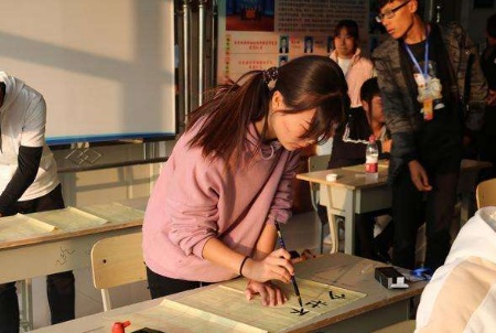 2011年他不顾家人反对，从北大退学改读技校，后来怎么样了