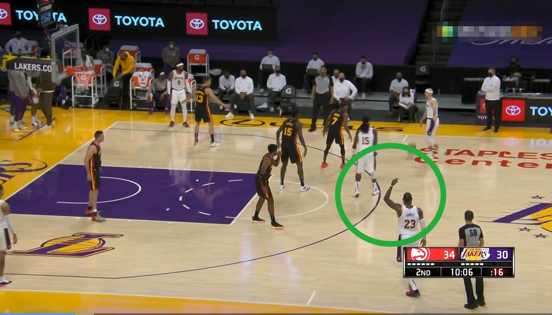 nba球员为什么下场休息（詹姆斯伤情确定，将无限期休战，为何在投中3分之后才被换下场？）