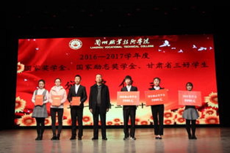 没有挂科经历的大学是不完整的？大一新生应该提前了解的