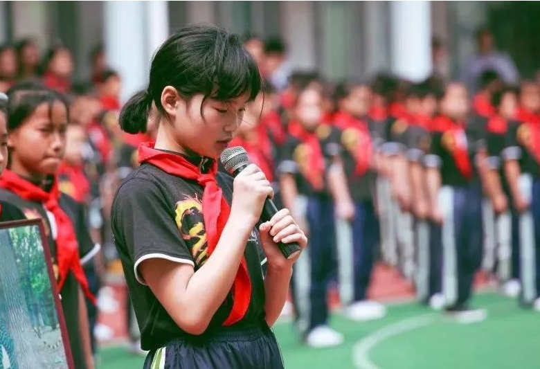 选择上公立的孩子，与上私立学校的孩子，差距是怎么拉开的？