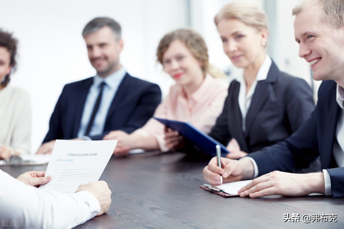 人事管理业务：员工招聘、员工培训