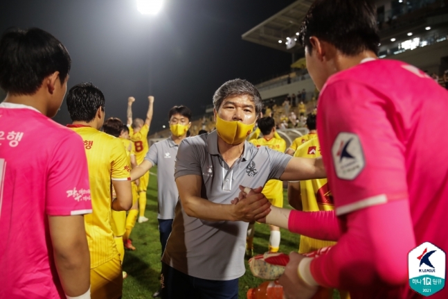 韩国仁川世界杯(K1联赛第27轮综述：FC首尔惨遭垫底，水原德比三星主场遭遇双杀)