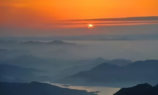 爬泰山(爬泰山最佳时间，一览泰山四大奇观！)