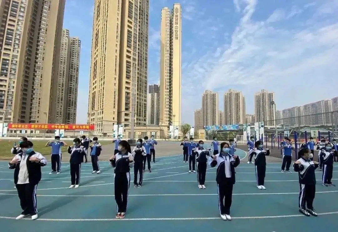 班里有学生发烧怎么办？中高考生如何备考？专家最新回应