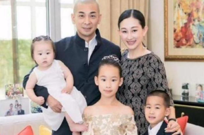 赵文卓基因真是太强大，全家共用一张脸，缩小版赵文卓已上线