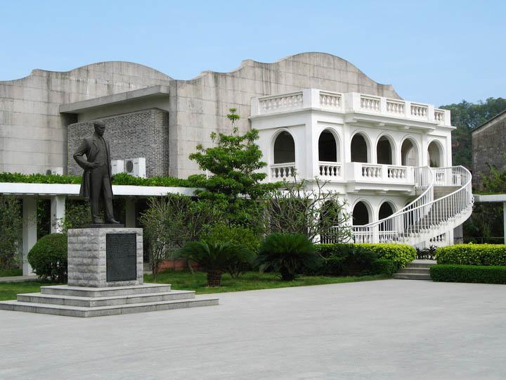 百多年前，一美国华侨女子苦恋梁启超，为何梁先生一再拒绝呢？