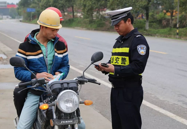 考了C1和摩托车驾照，电动车就能随便骑吗？很多人被罚了才知道