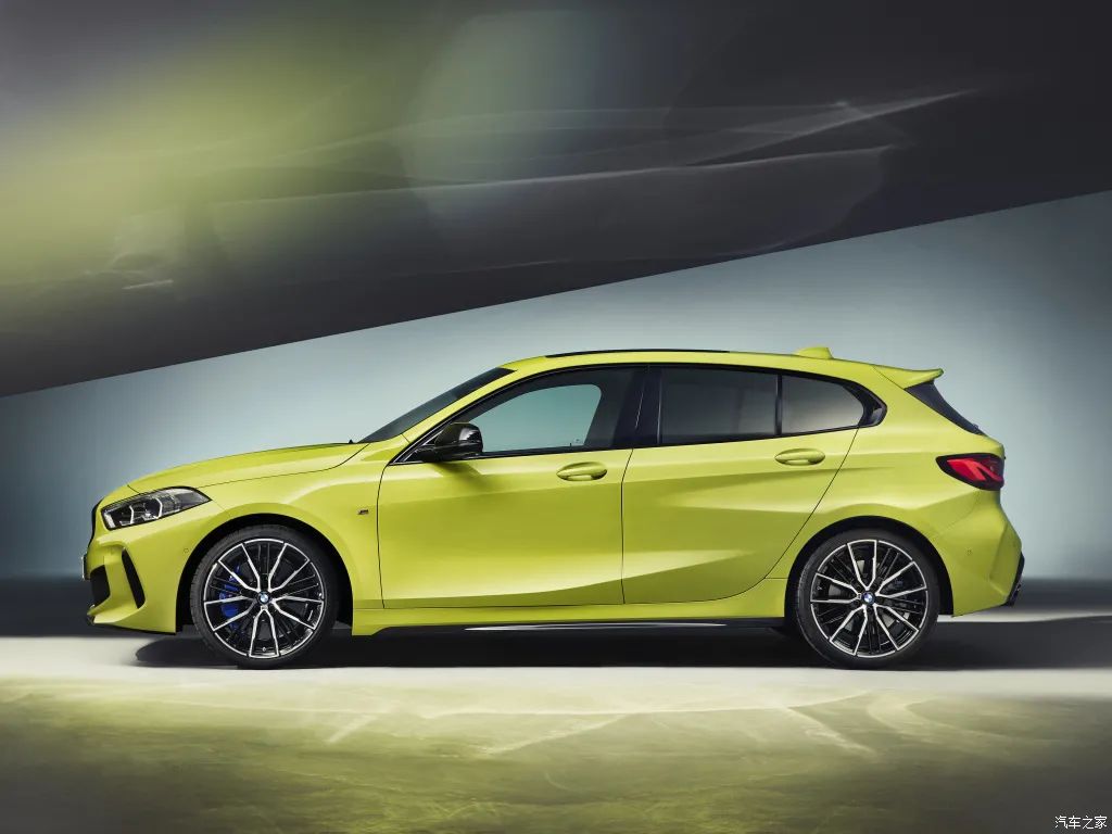 全新宝马M135i xDrive官图发布；大众T-ROC探歌新车型上市